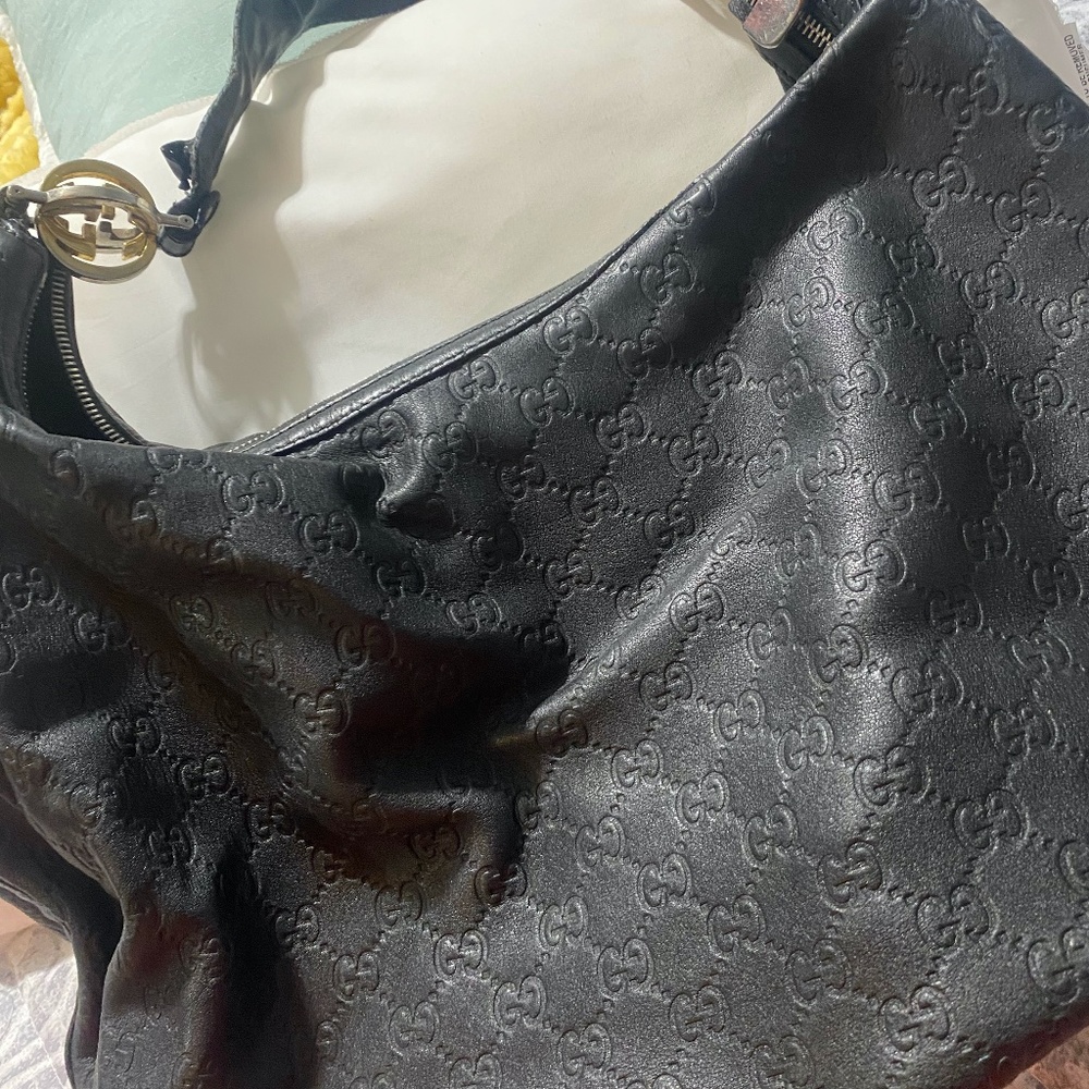 Classic black leather Gucci bag